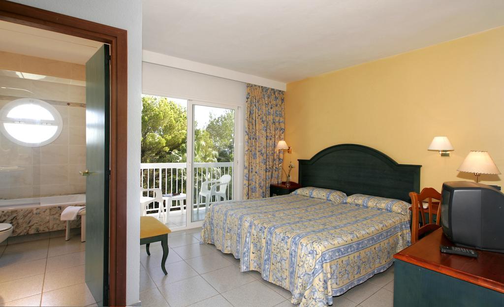 Hotel Es Pi 2 Playa de Migjorn Habitación foto