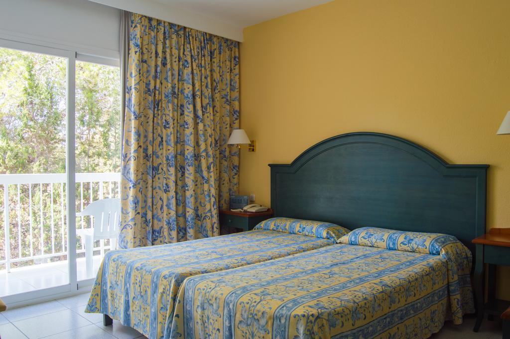 Hotel Es Pi 2 Playa de Migjorn Habitación foto